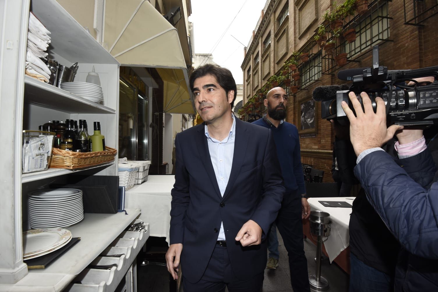  Ángel Haro, a su llegada a la comida con la plantilla.