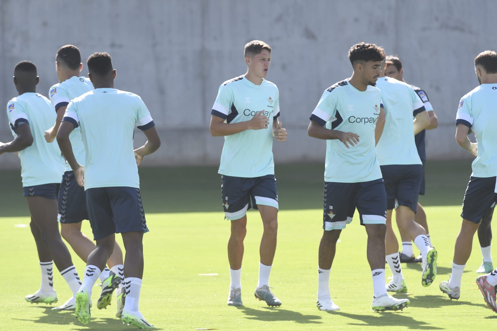  Altimira, uno más en el entrenamiento del Betis.