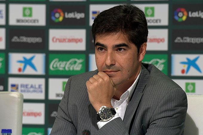  Ángel Haro, en la sala de prensa del Real Betis.