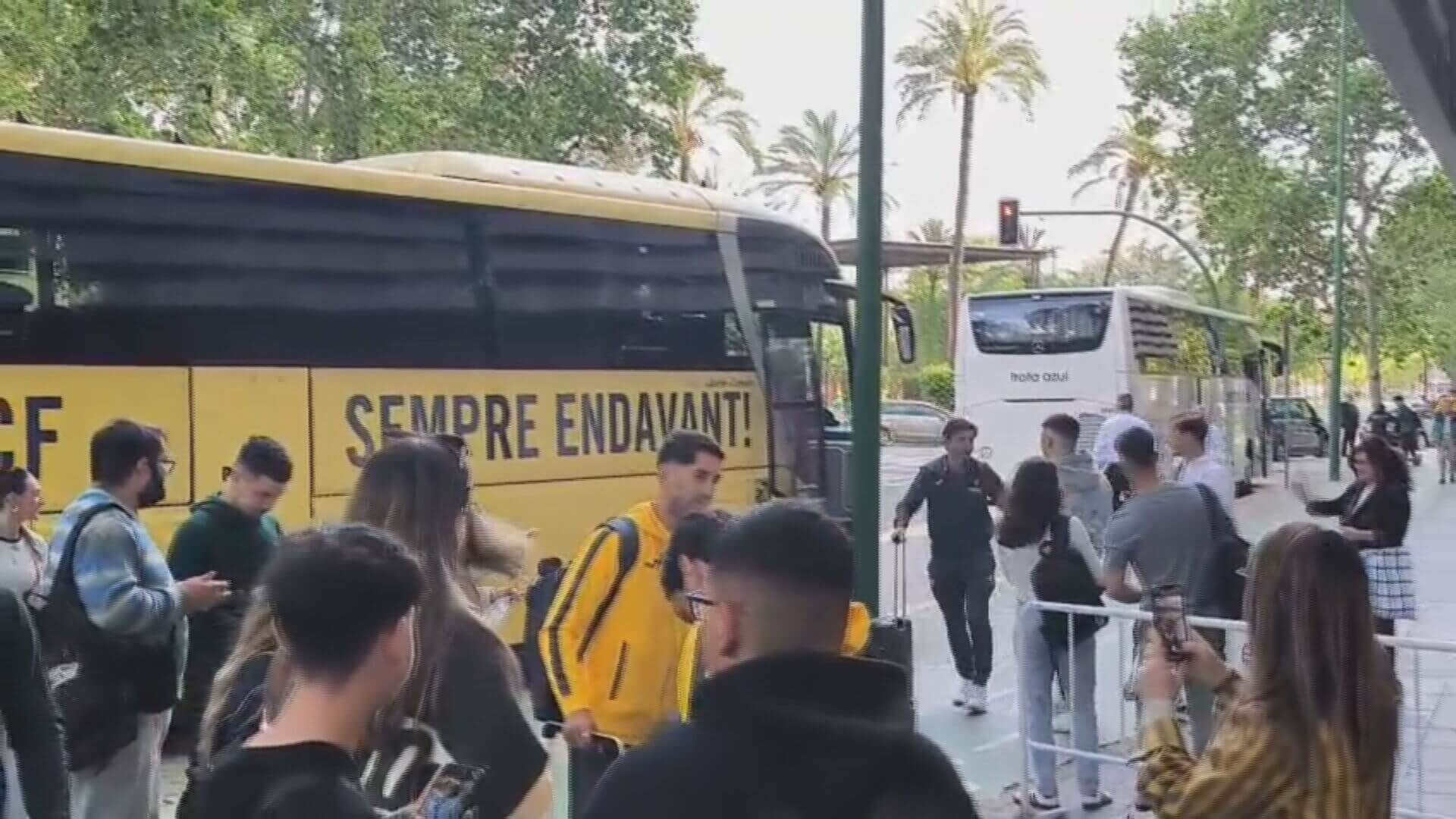  Ayoze Pérez, a la llegada al hotel del Villarreal en Sevilla.