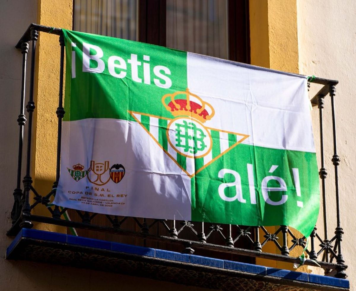 Bandera conmemorativa de la final de la Copa del Rey 2022.