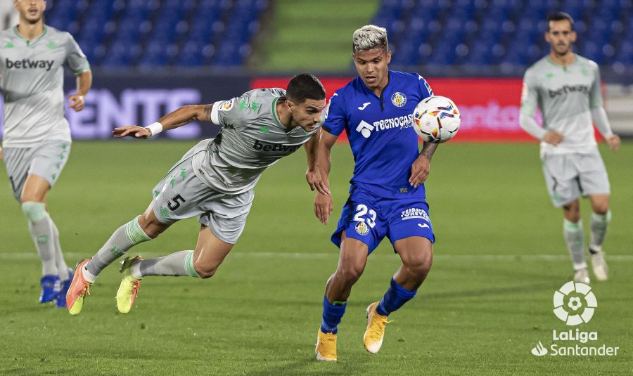  Bartra, ante el Getafe.