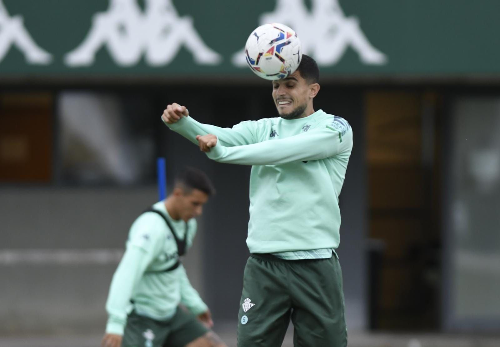 Bartra, en un entrenamiento.