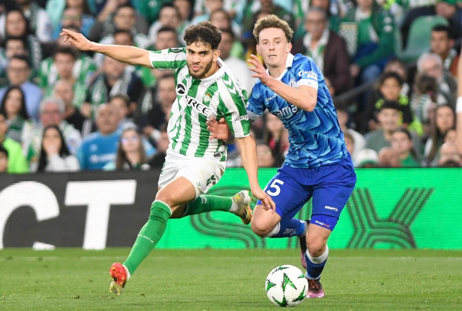  Ez Abde, en el Betis-Gent.