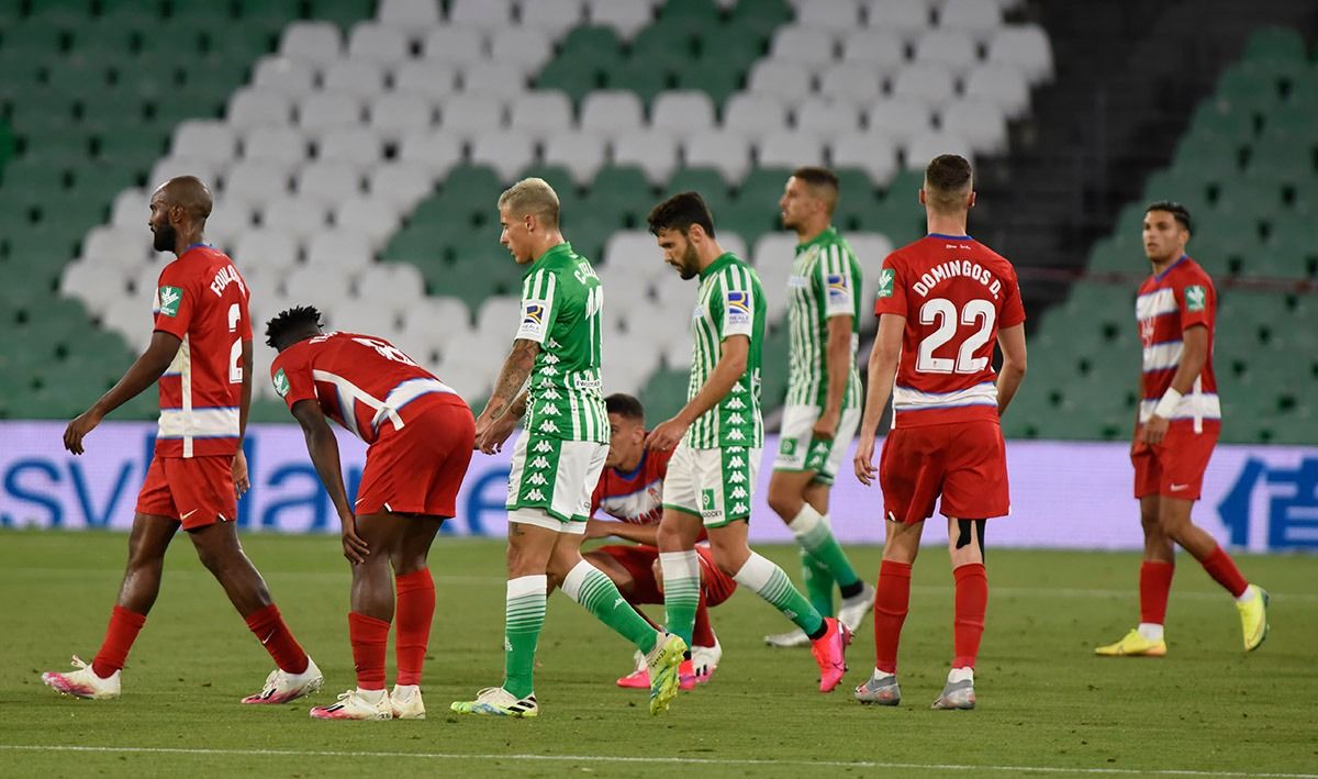  Los jugadores tras el partido (foto: Kiko Hurtado).