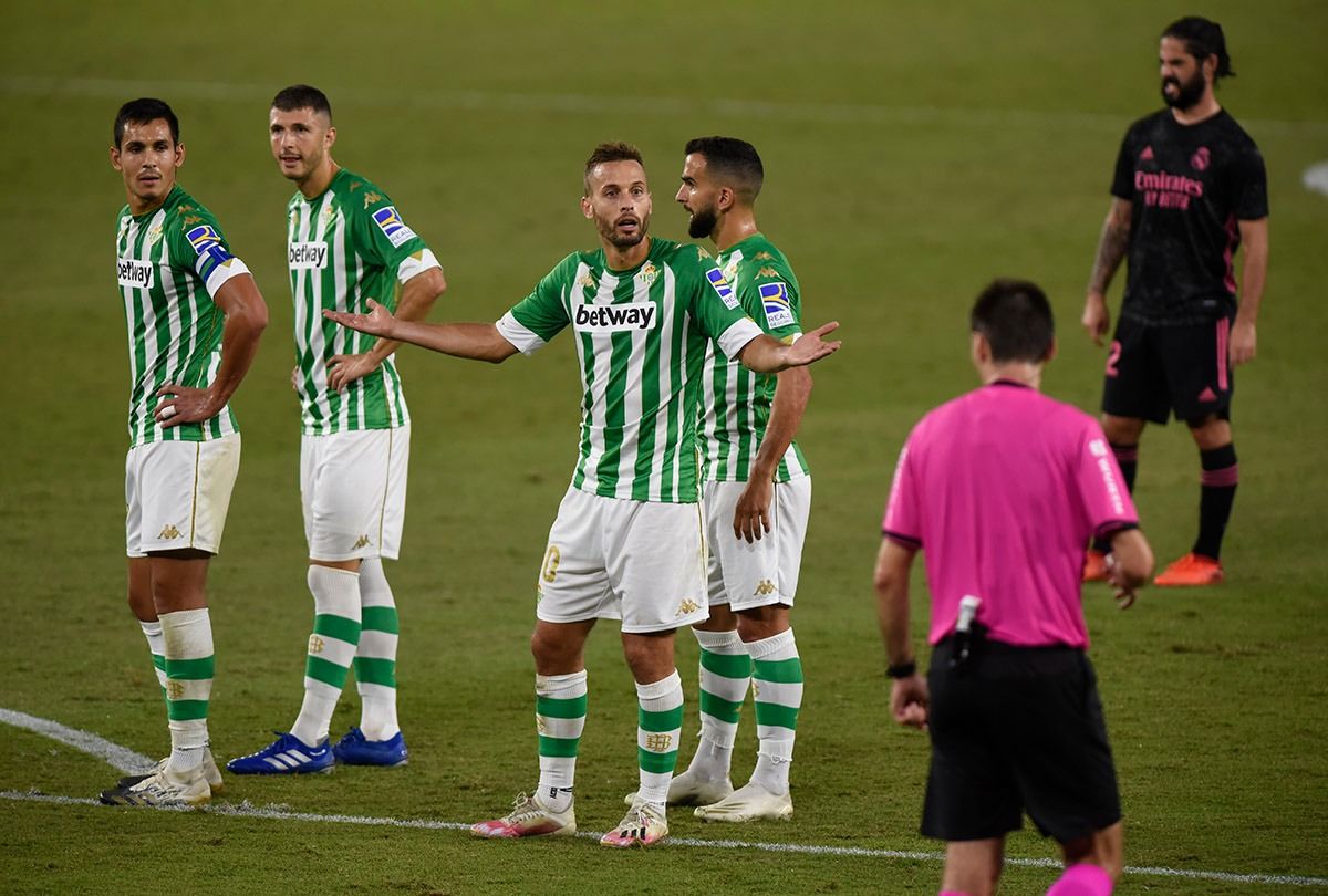  Reclamaciones de la plantilla del Betis al colegiado.
