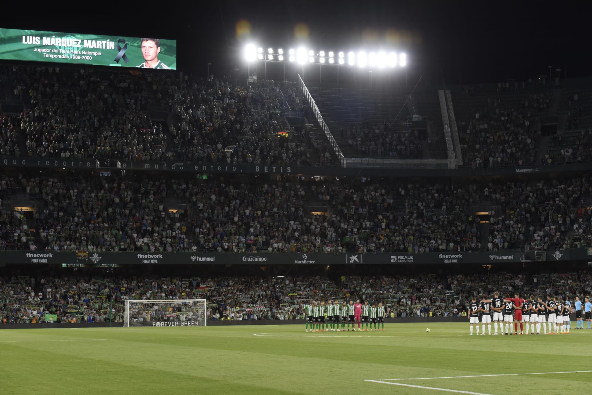 Minuto de silencio en el Betis-Real Sociedad.