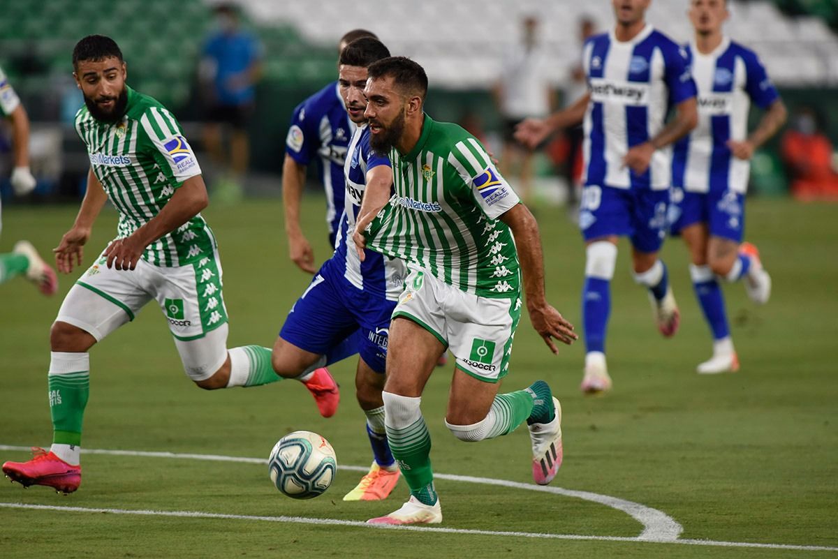  Borja Iglesias, ante el Alavés.