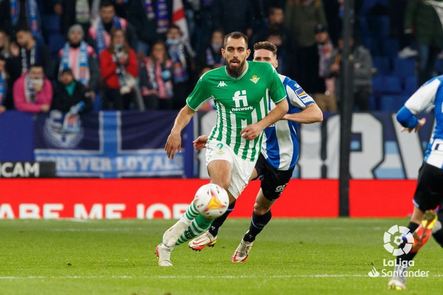 Borja Iglesias ante el Espanyol