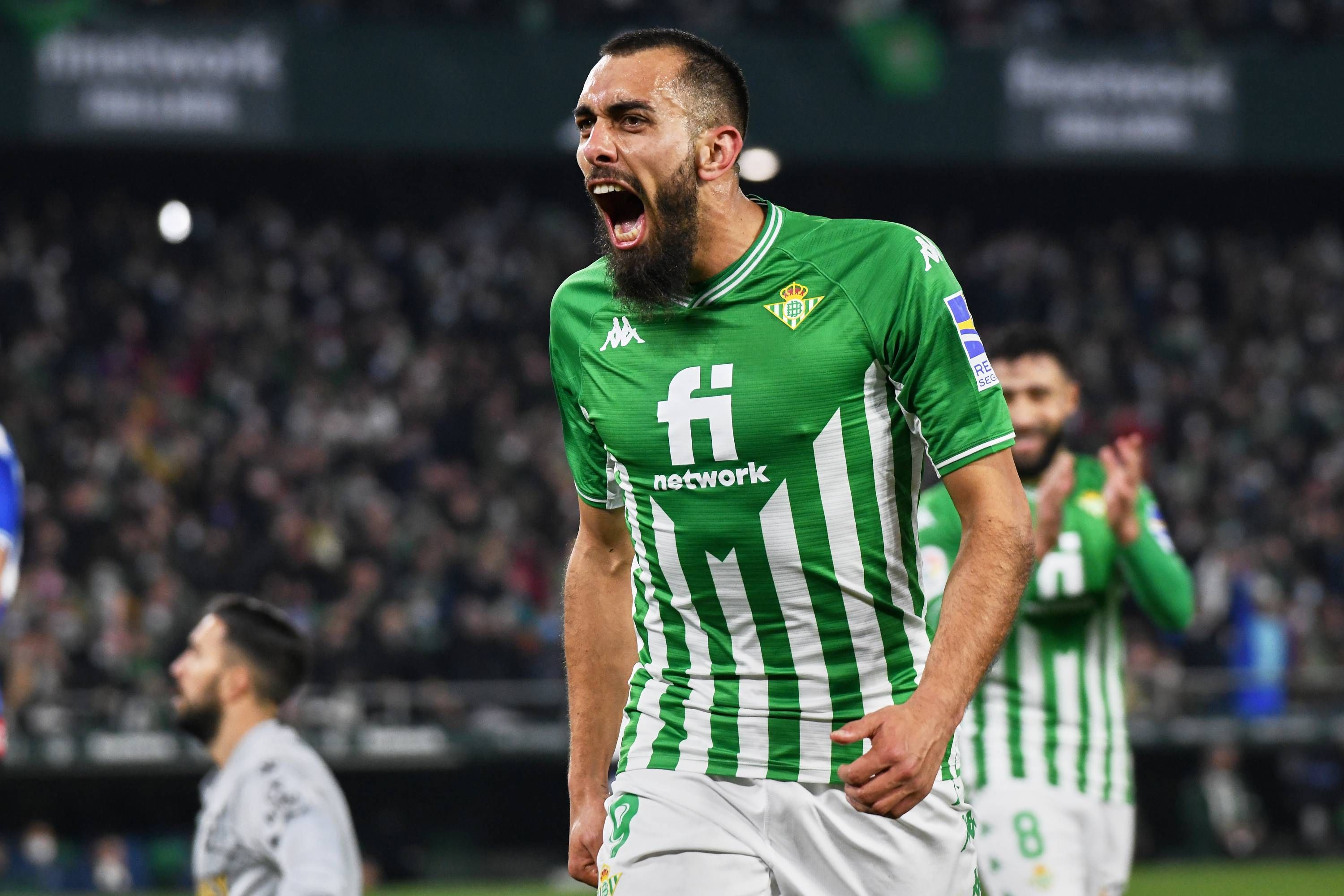  Borja Iglesias celebra un gol con la camiseta del Betis