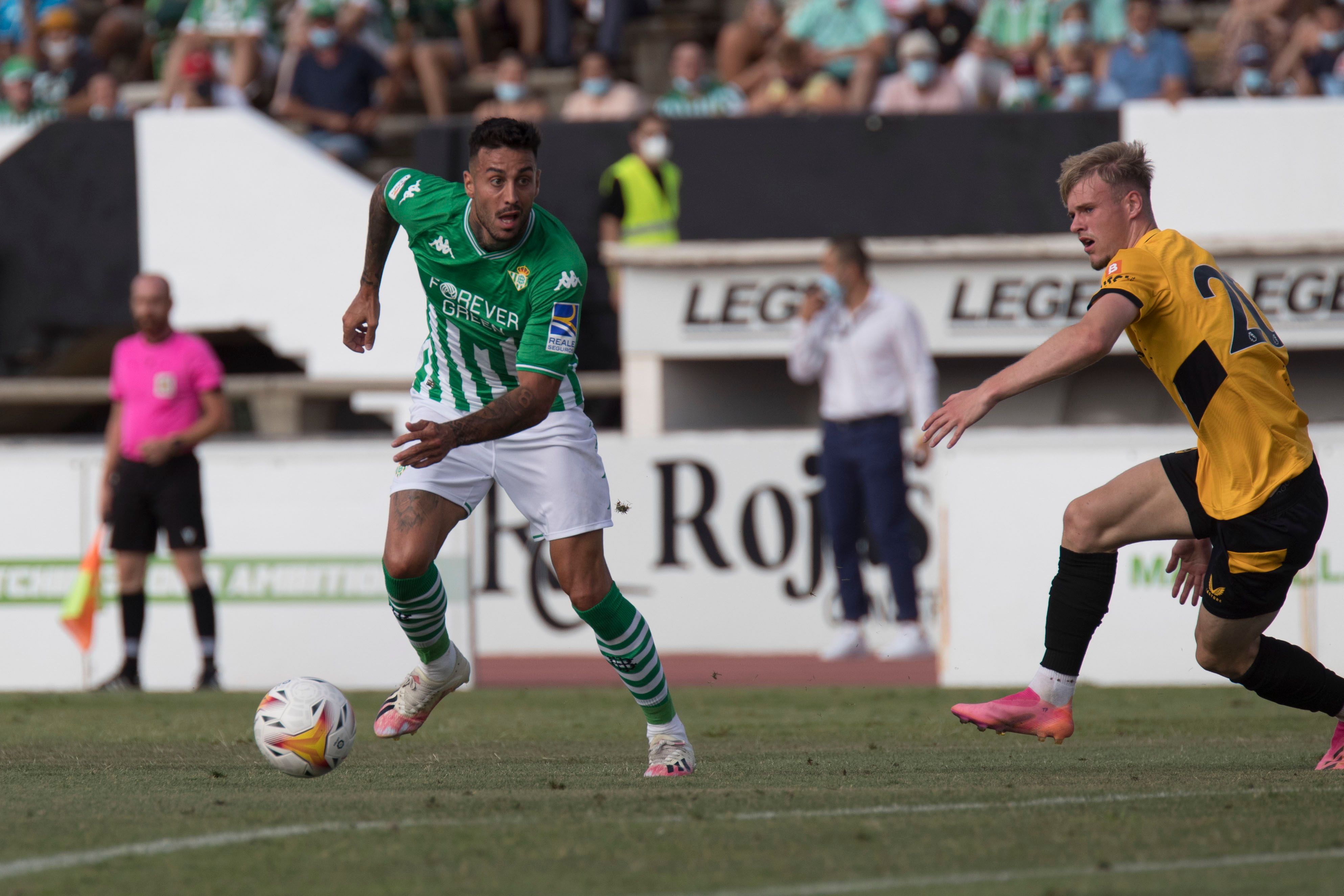 Camarasa en el duelo ante el Wolves.