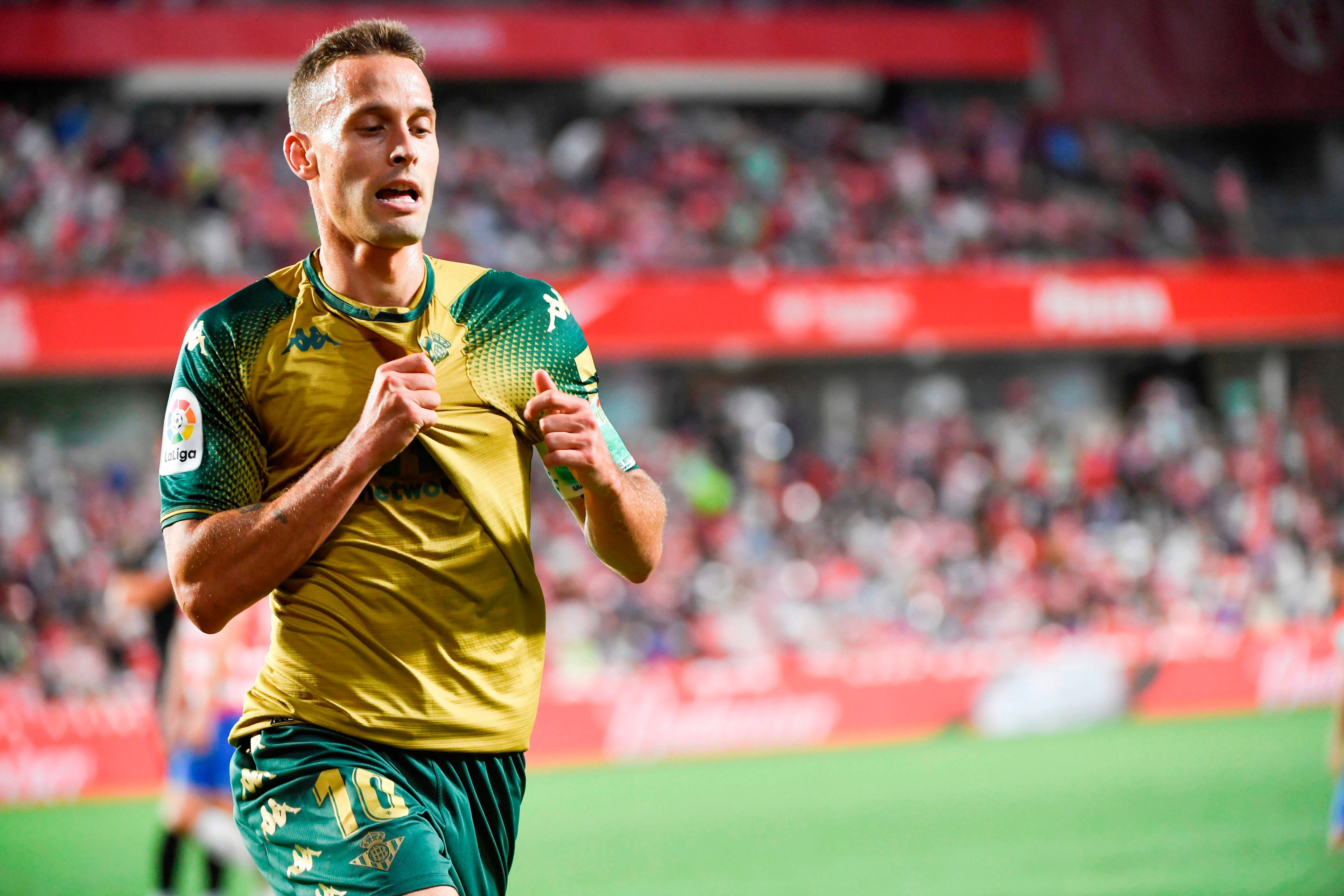  Canales celebra su gol en el Granada - Betis.