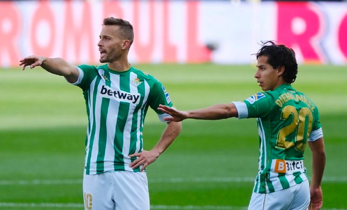 Canales y Lainez, jugando con el Betis.