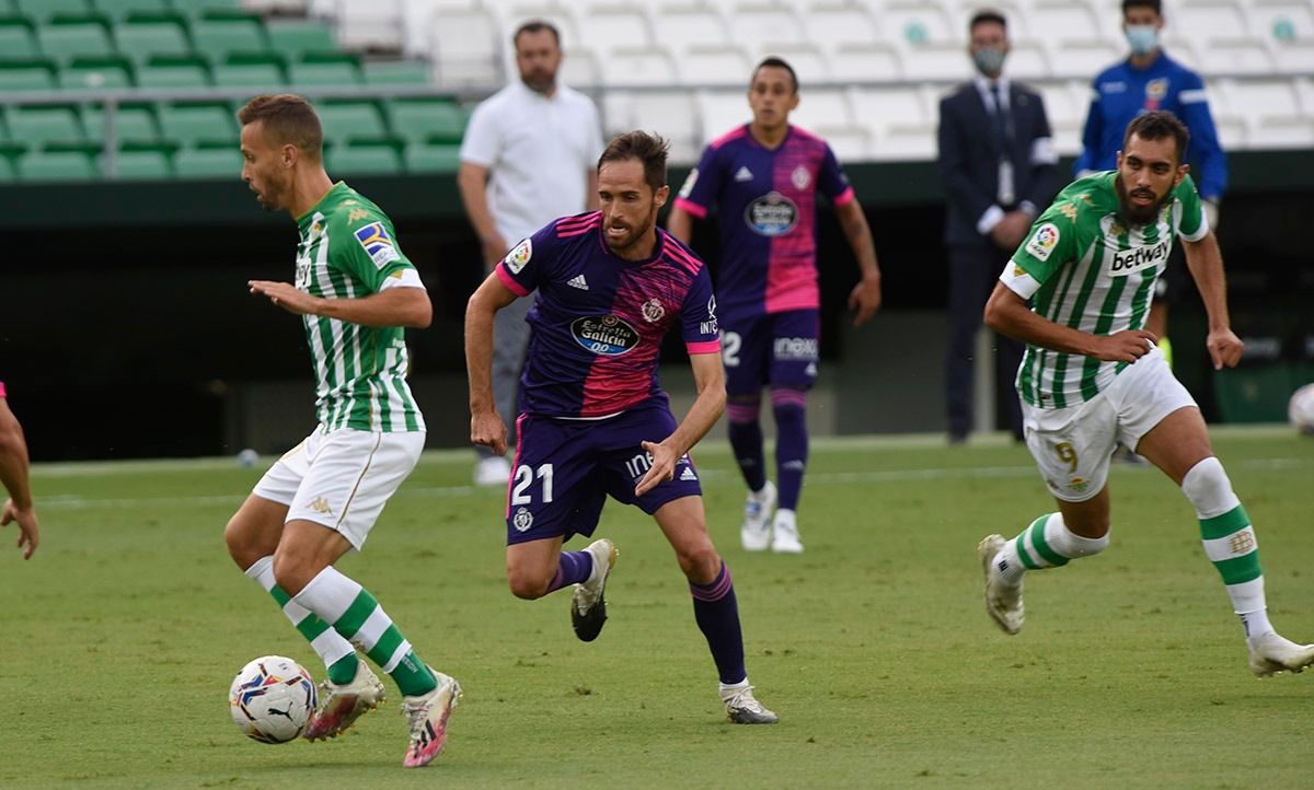 Canales y Borja Iglesias, ante el Valladolid.