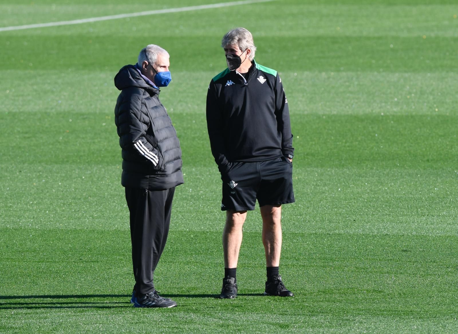  Cordón y Manuel Pellegrini, en un entrenamiento del Betis