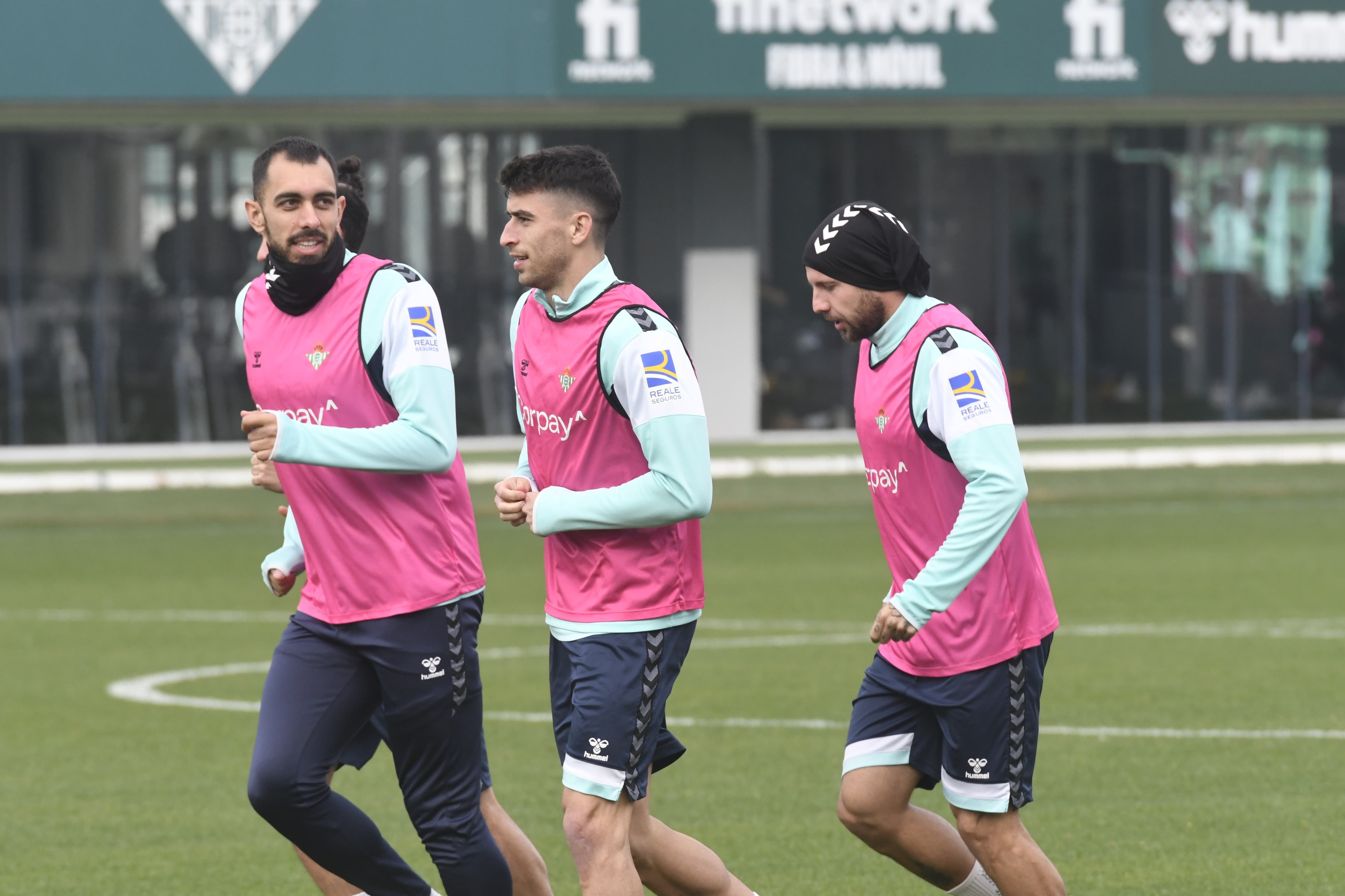  Marc Roca en el centro de la imagen (foto: Kiko Hurtado).