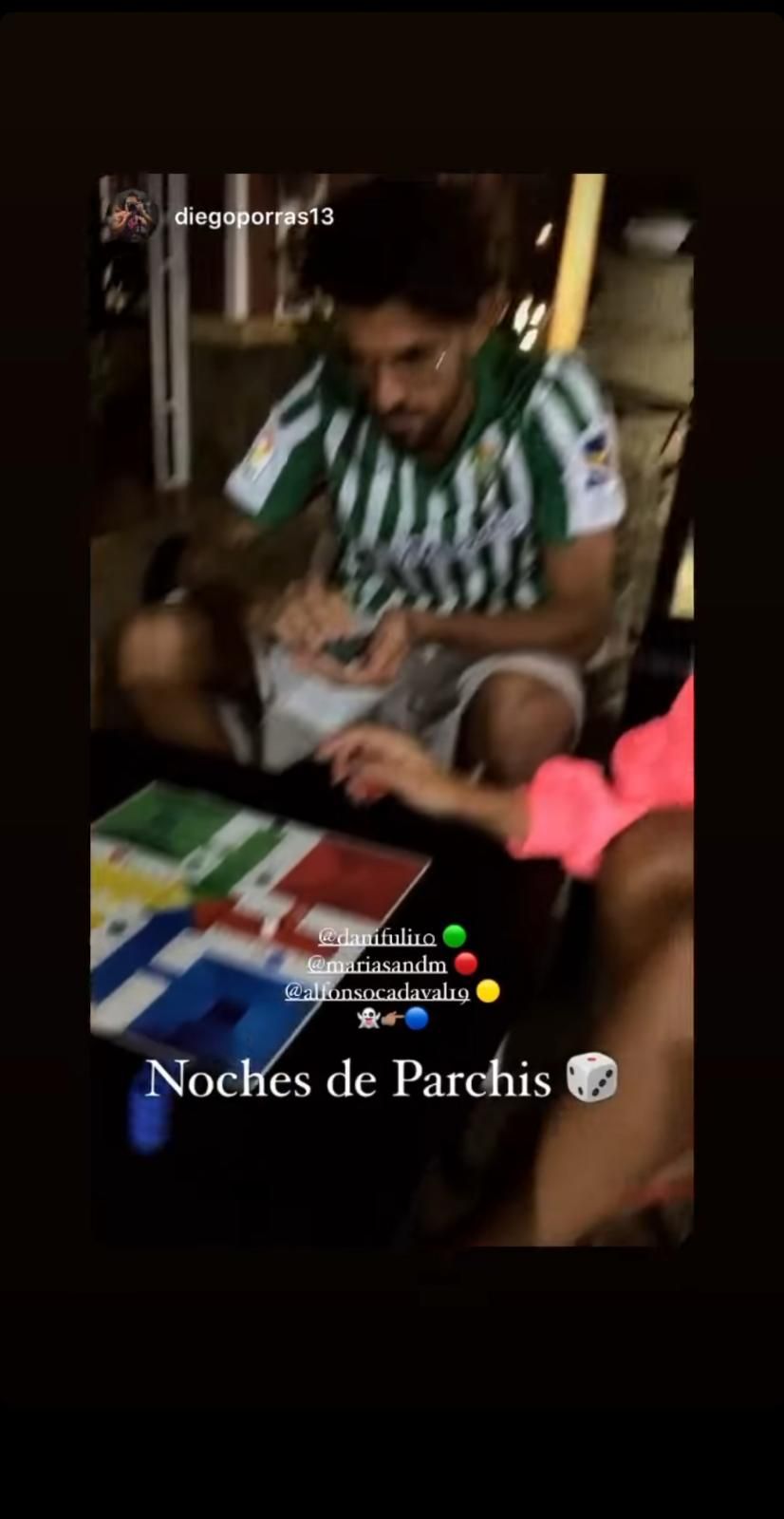  Dani Ceballos con la camiseta del Betis.