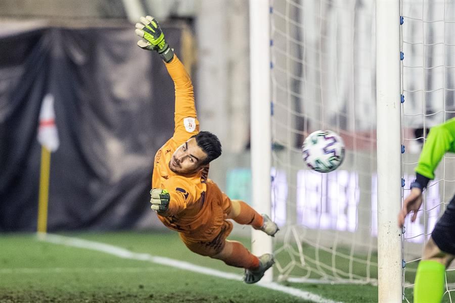  Dani Martín, en la tanda de penaltis ante el Rayo.