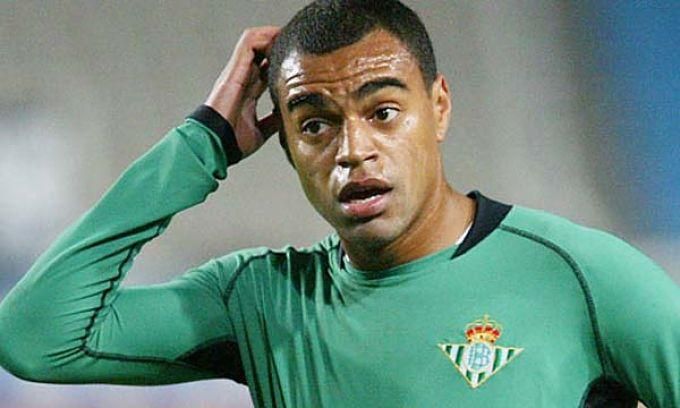 El brasileño Denilson con el Betis.