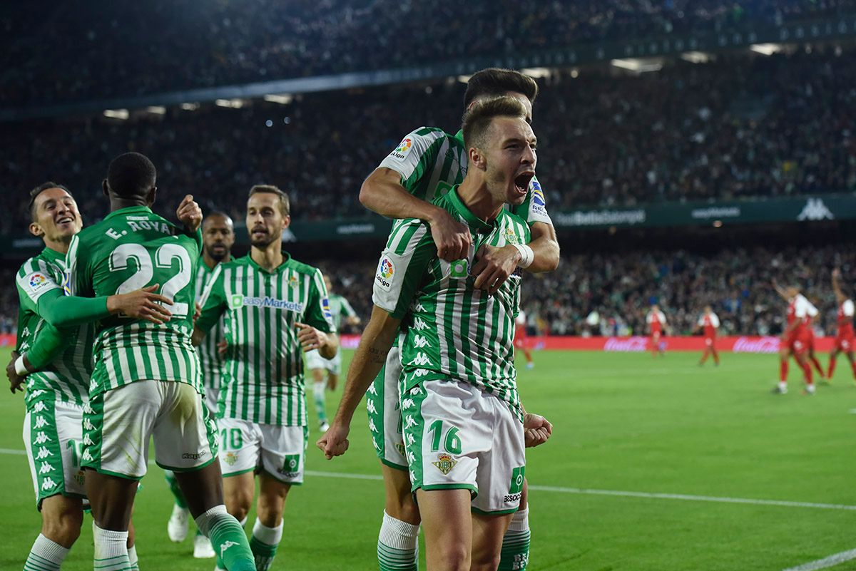  Loren Morón celebra su gol en el Betis-Sevilla (Kiko Hurtado).