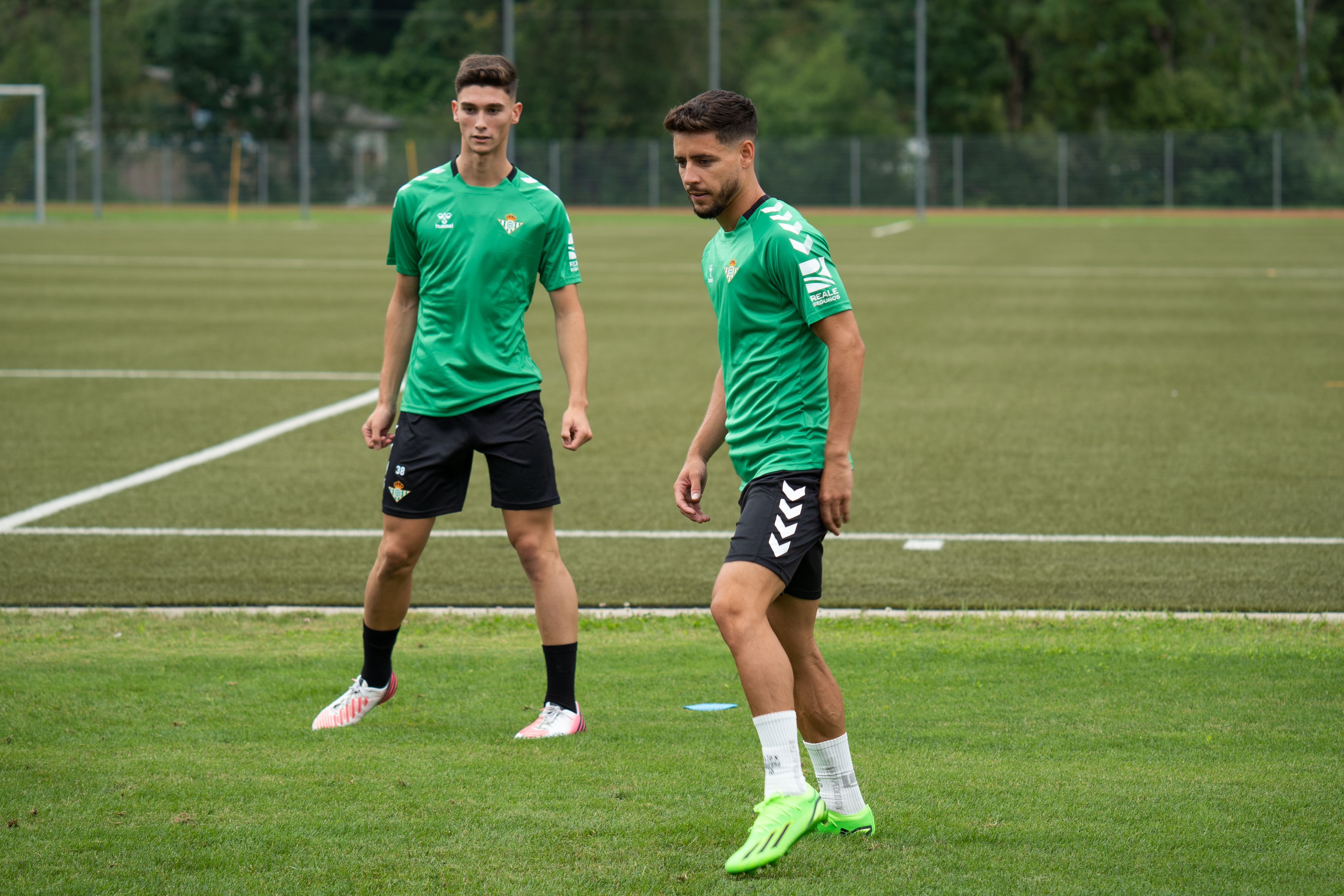  Marchena y Álex Moreno en Austria