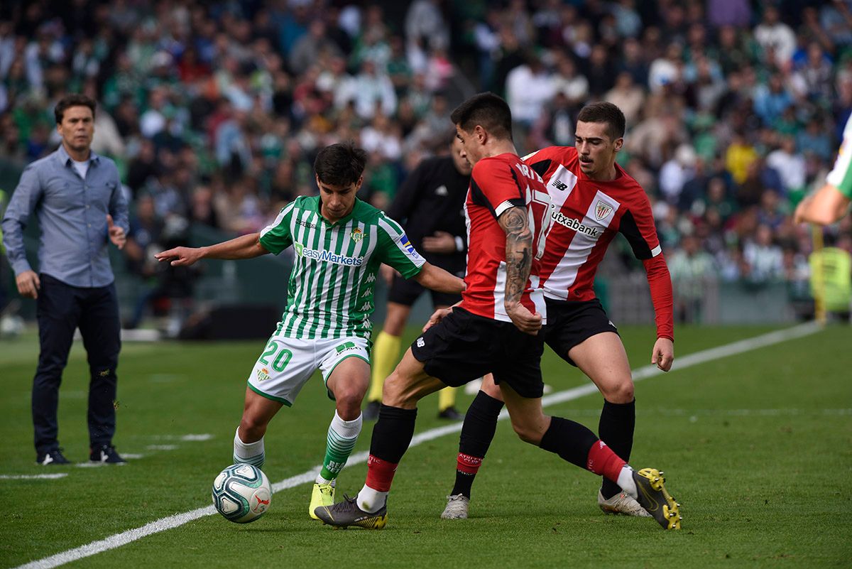  Diego Lainez con la pelota (foto: Kiko Hurtado).