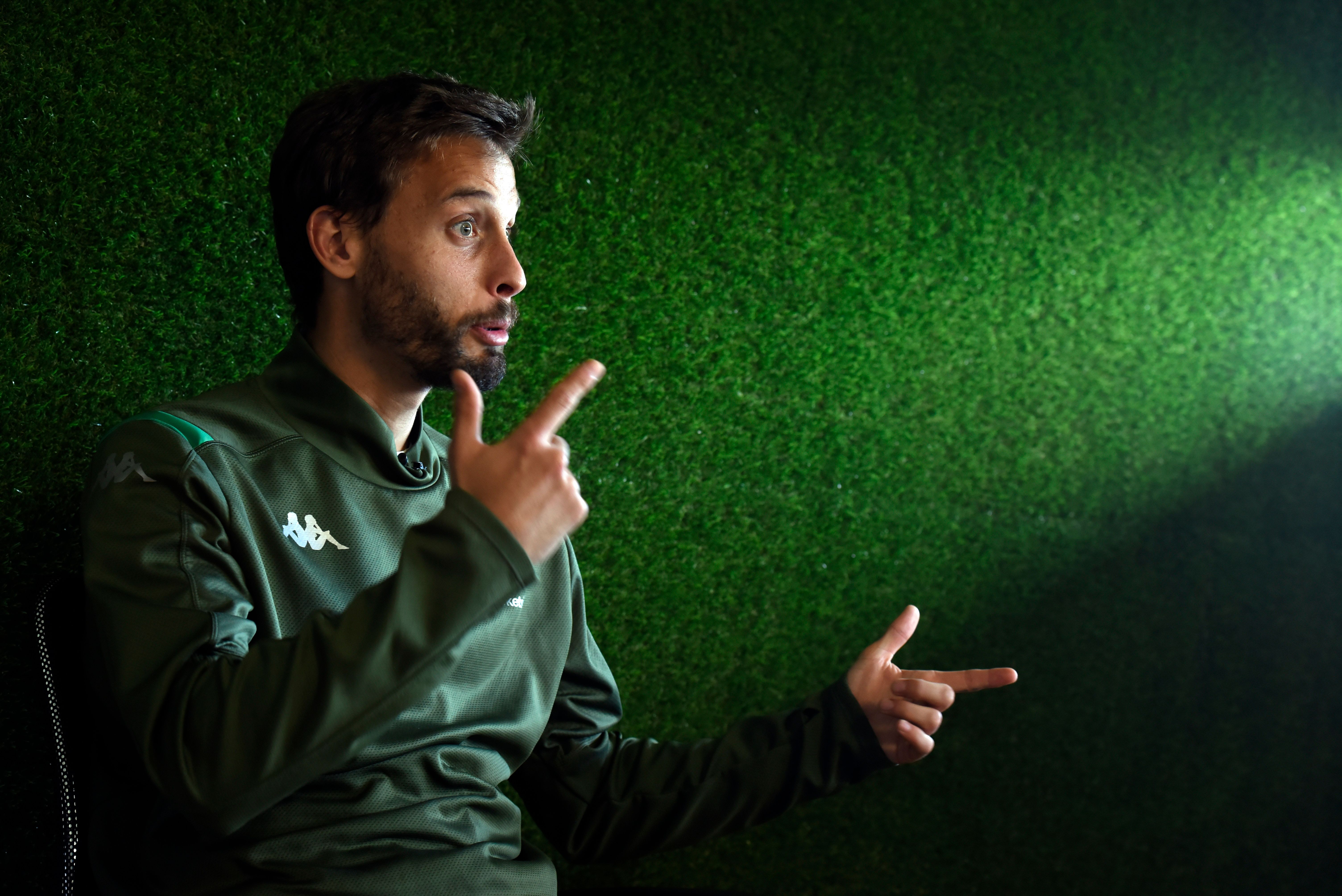 Sergio Canales durante la entrevista con ElDesmarque (foto: Kiko Hurtado).