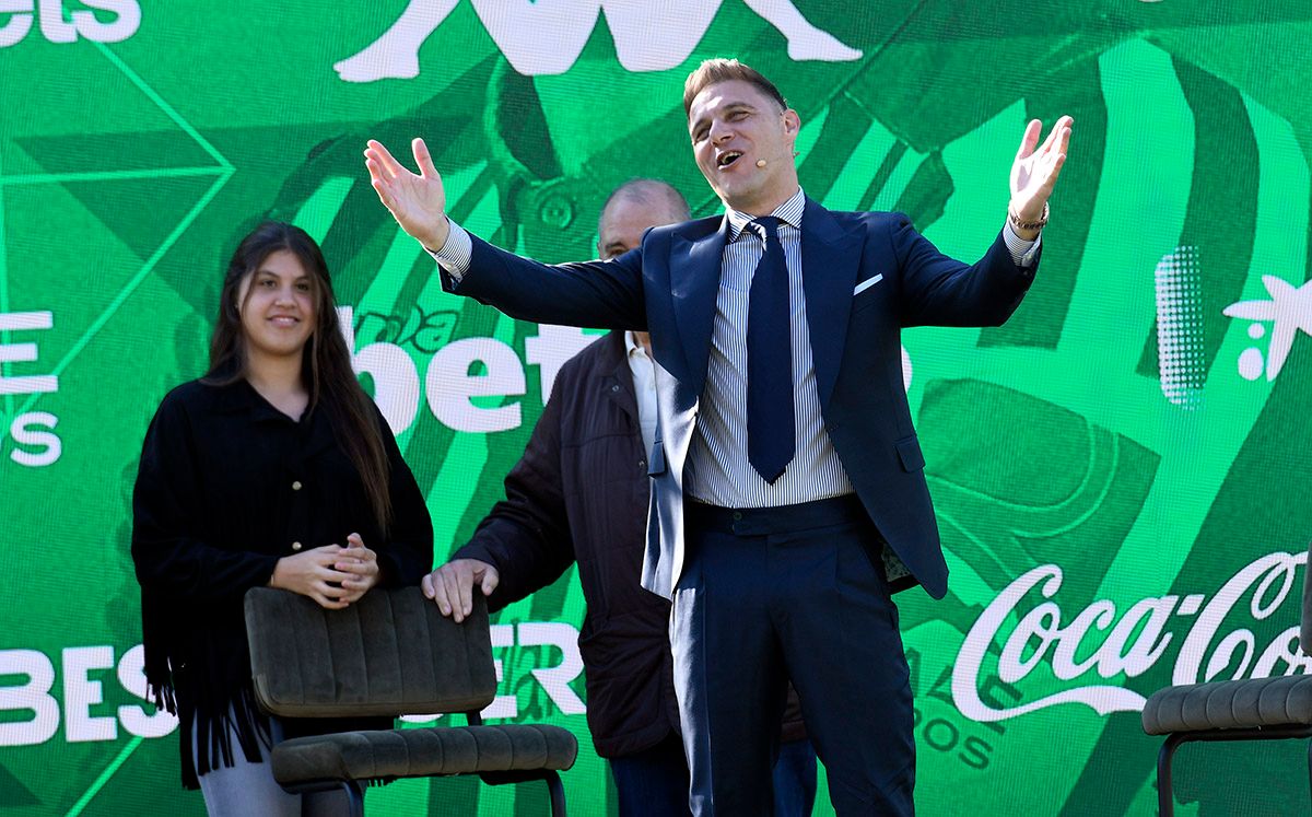 Joaquín, durante su acto de renovación con el Betis hasta 2021.