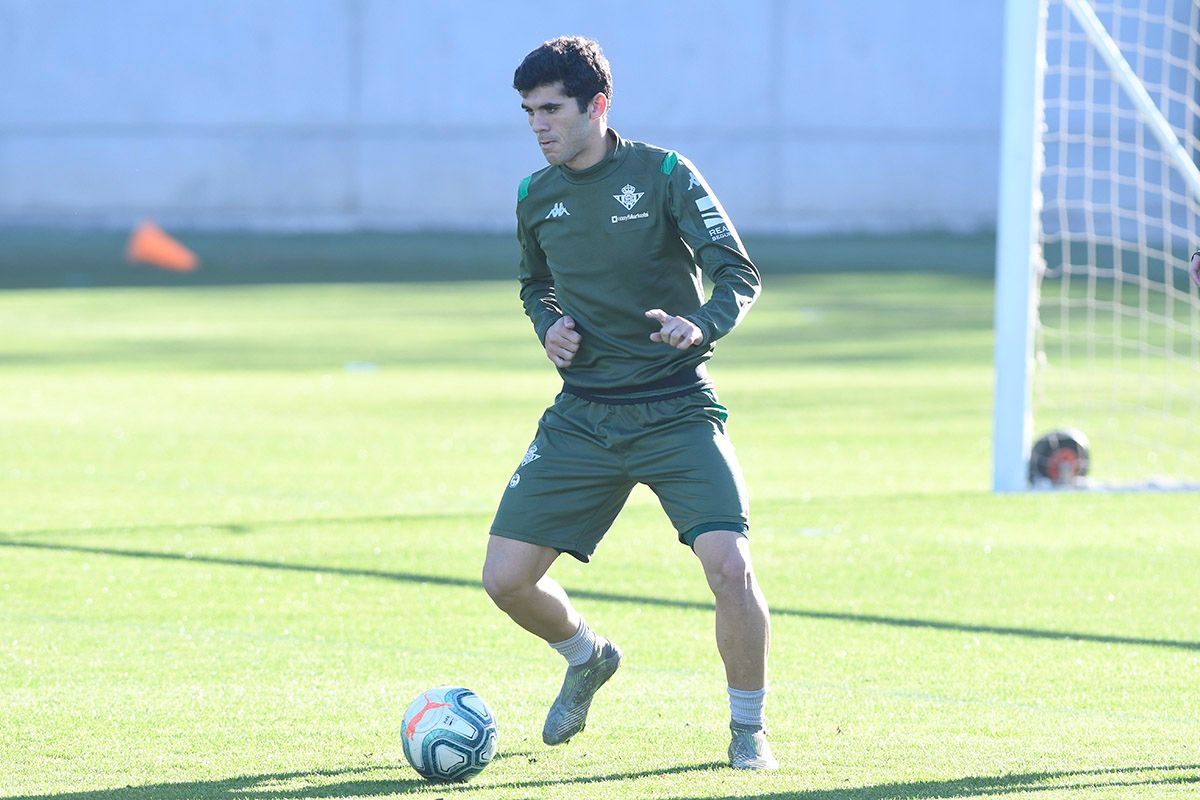 Carles Aleñá, durante su primer entrenamiento con el Betis.