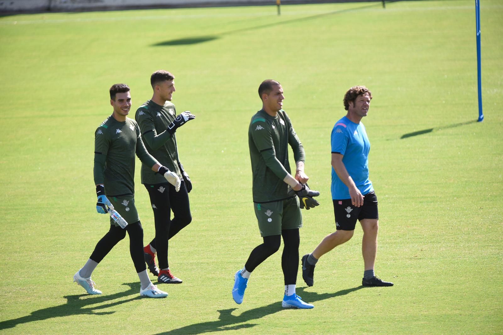 Los porteros del Betis, en un entrenamiento.