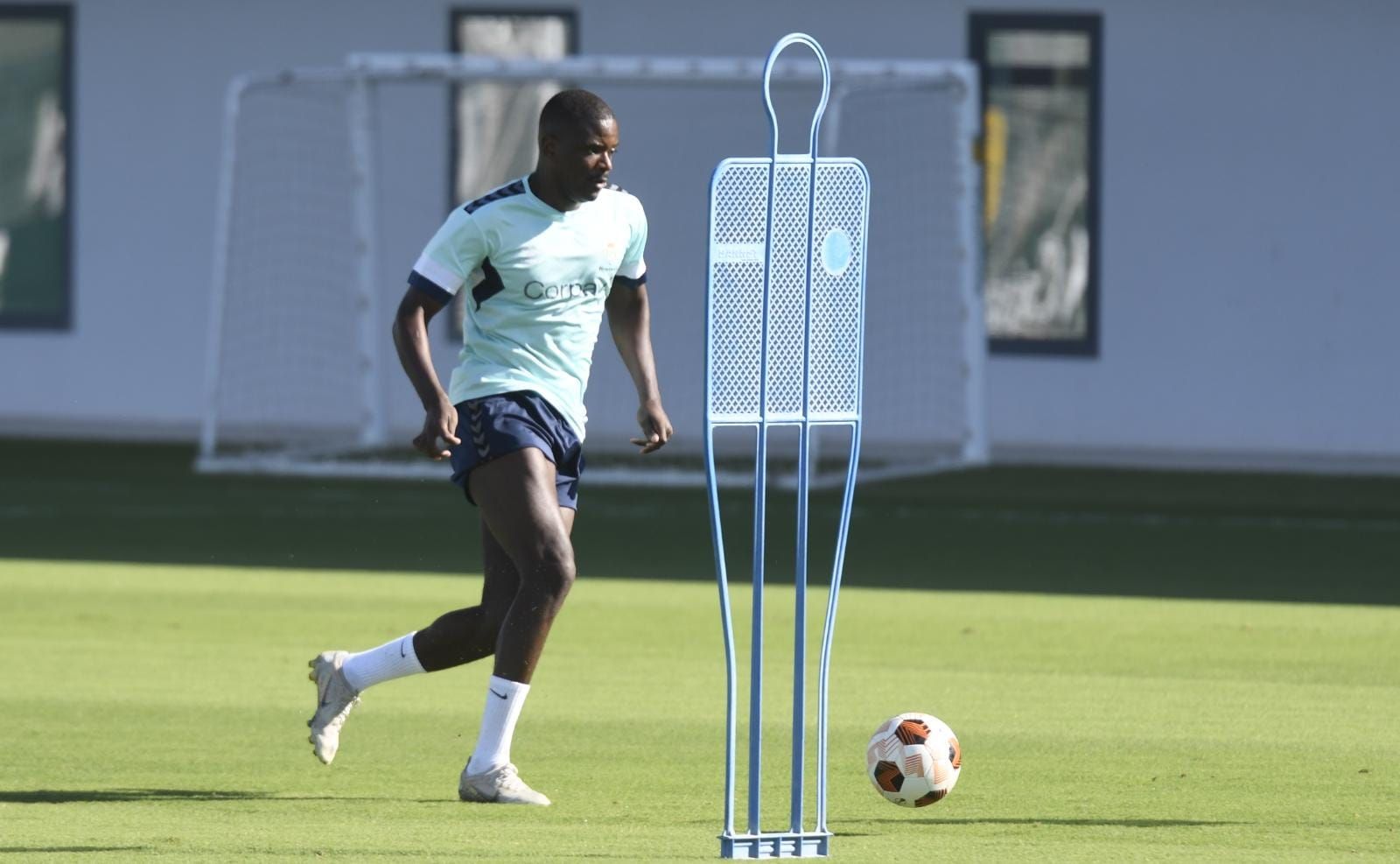  William Carvalho, en un entrenamiento del Betis.