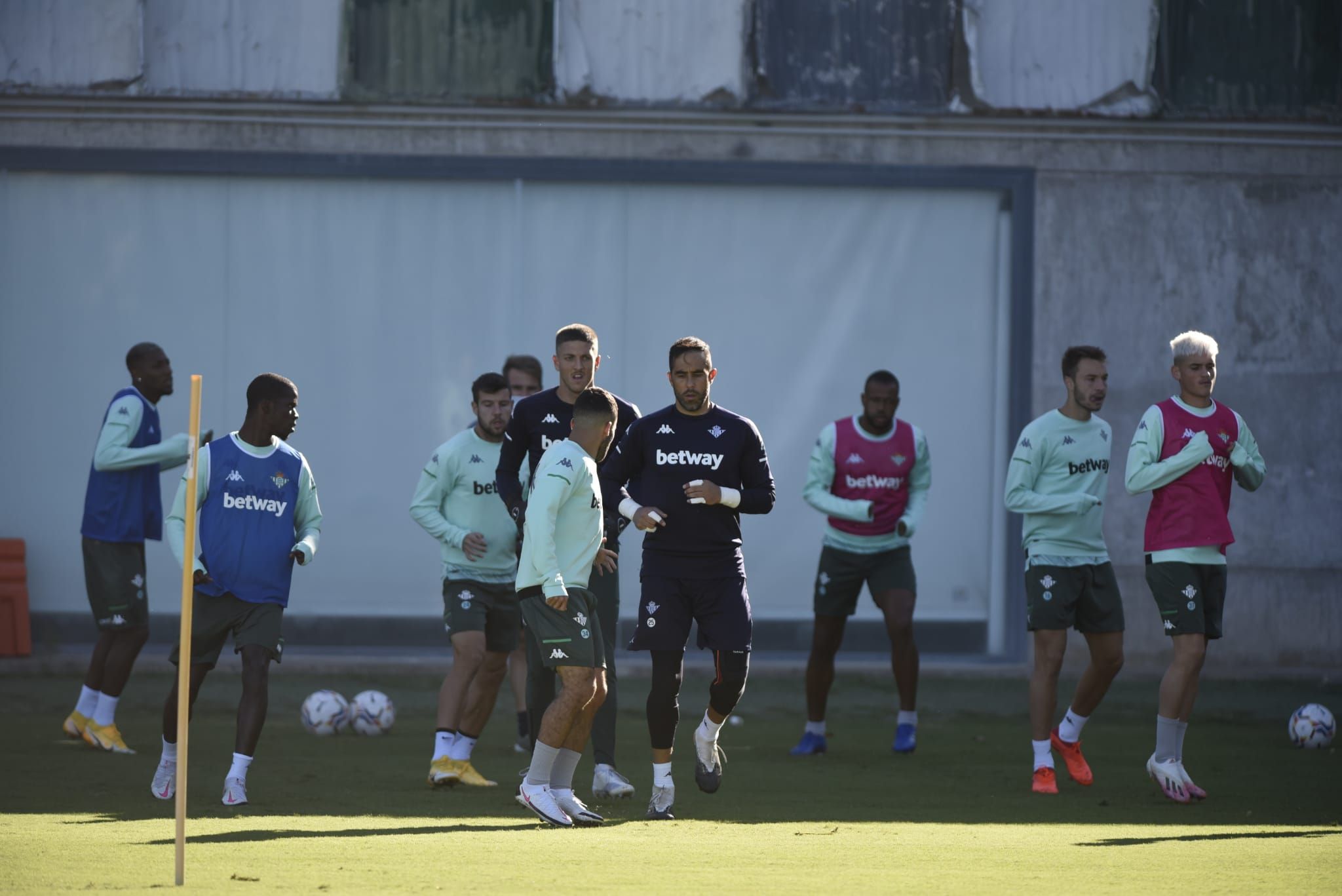  Claudio Bravo, en el entrenamiento de este lunes.
