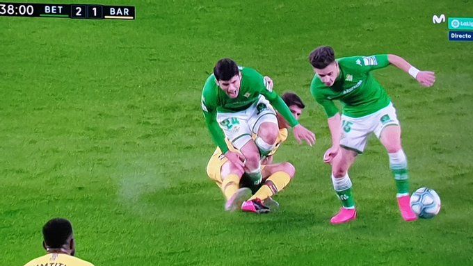 Expulsión perdonada a Sergi Roberto ante el Real Betis a la que hacía referencia Catalán.