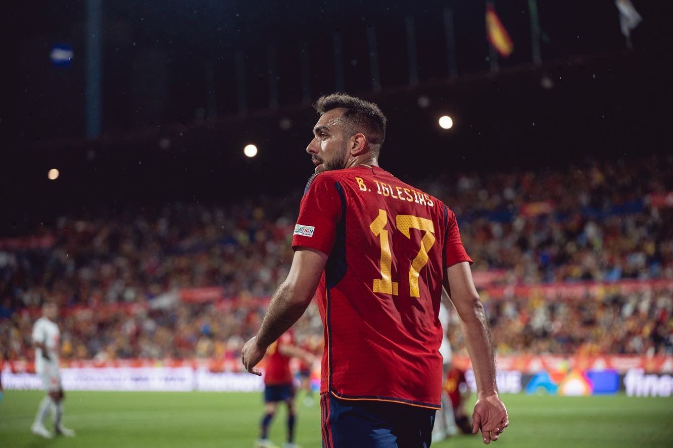 Borja Iglesias, con la selección.