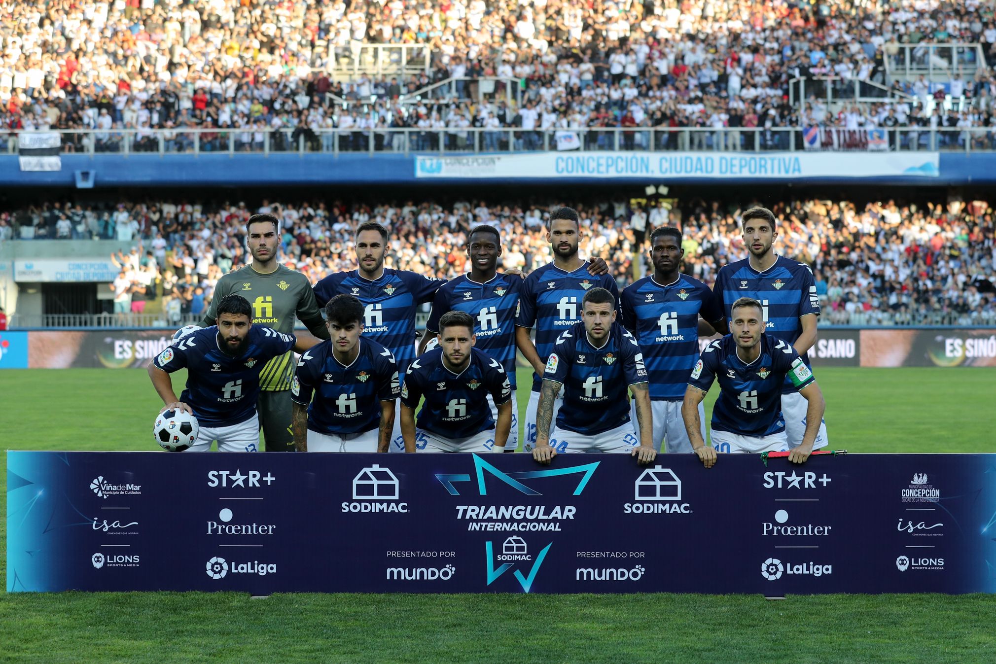  La alineación del Betis ante Colo Colo (Fuente: RBB)