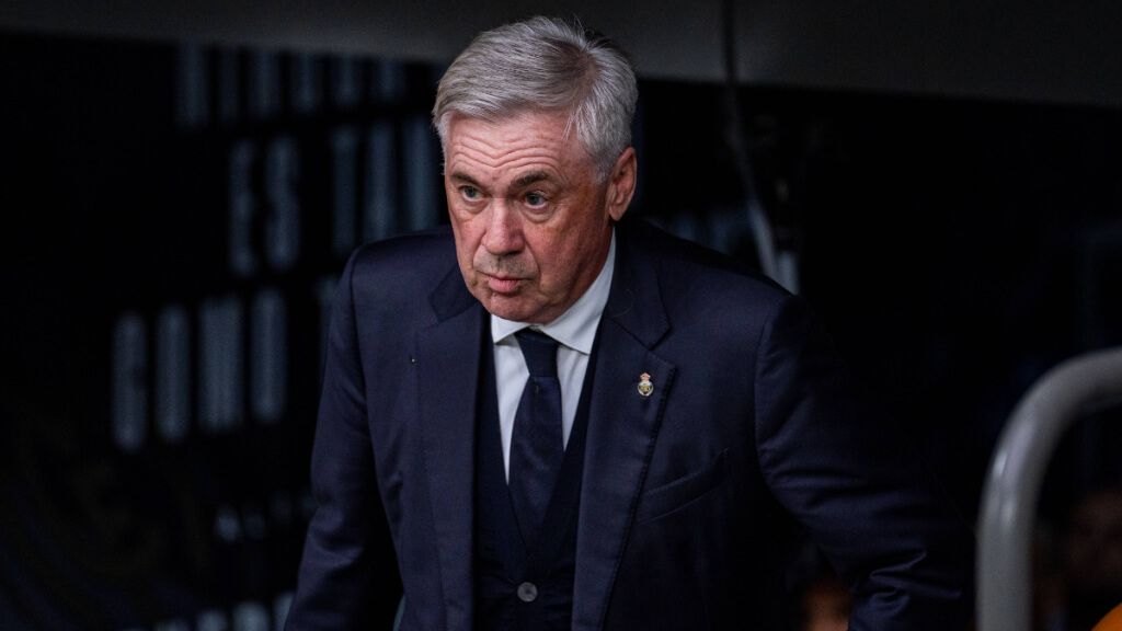  Carlo Ancelotti en un partido del Real Madrid (Cordon Press)