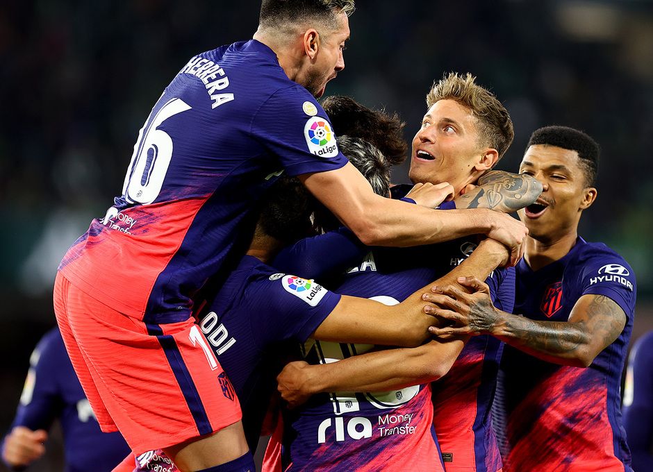  Los jugadores del Atlético de Madrid celebran el 0-1 ante el Betis.