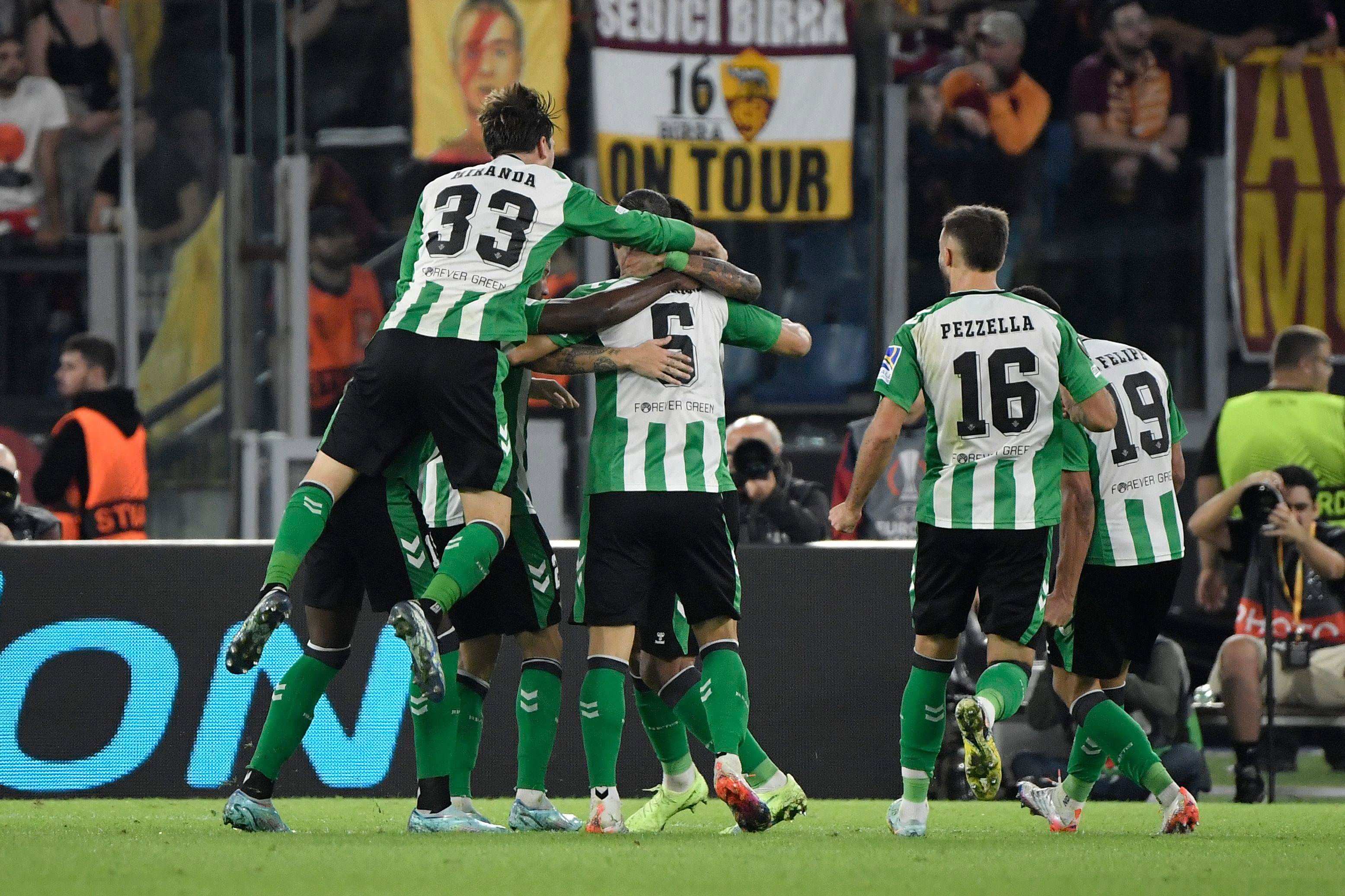Celebración del gol de Guido ante la Roma.