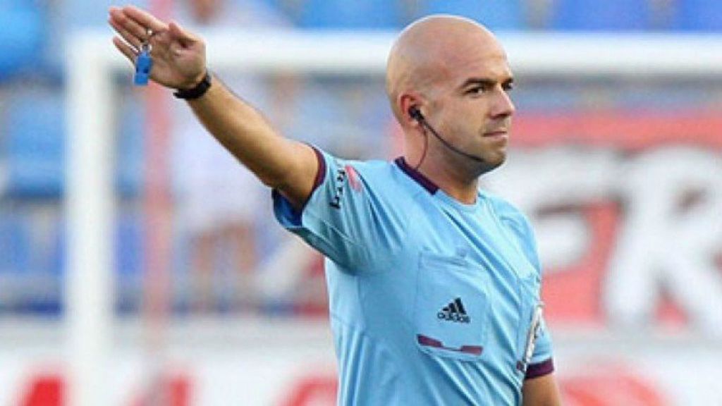  El colegiado González Fuertes.