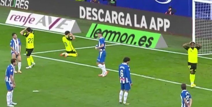  La reacción de Isco y Bakambu al gol de Antony.