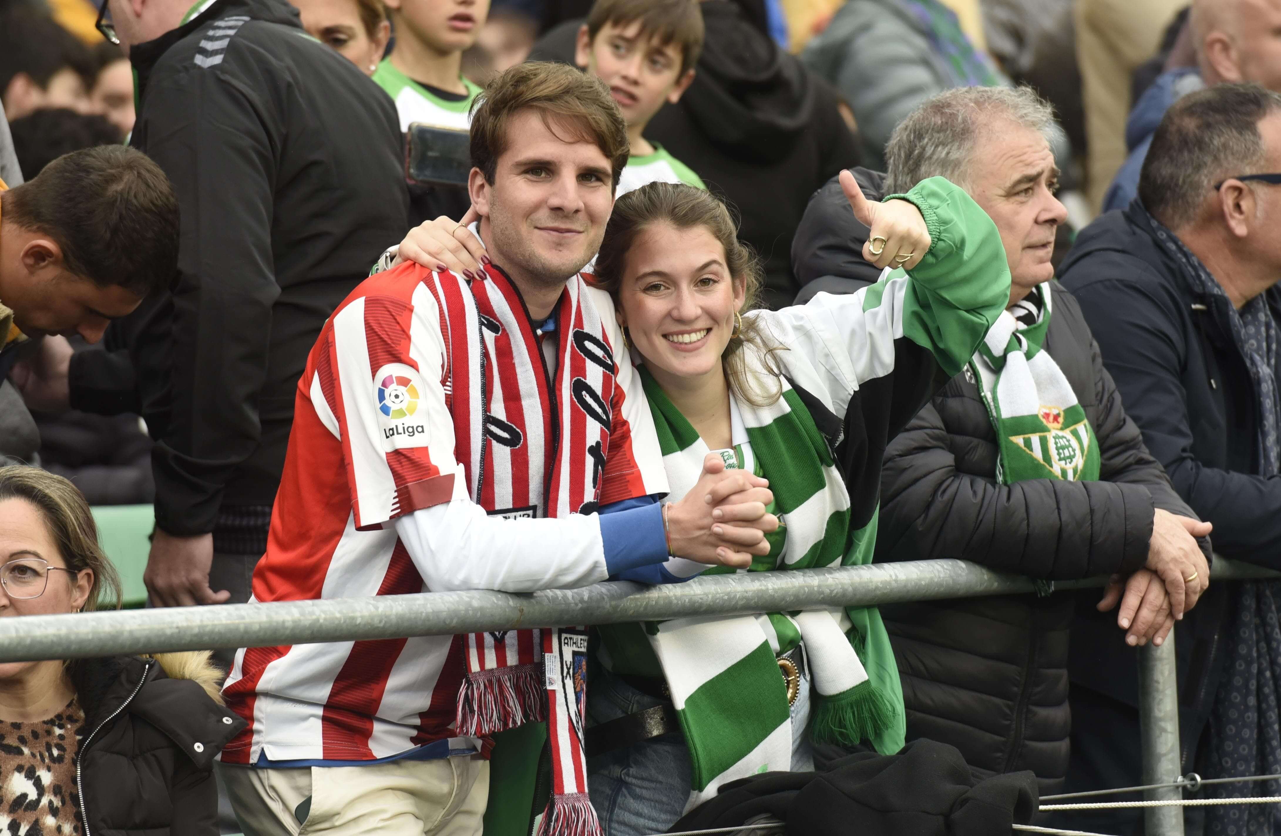  Aficionados unidos en la grada del Villamarín-