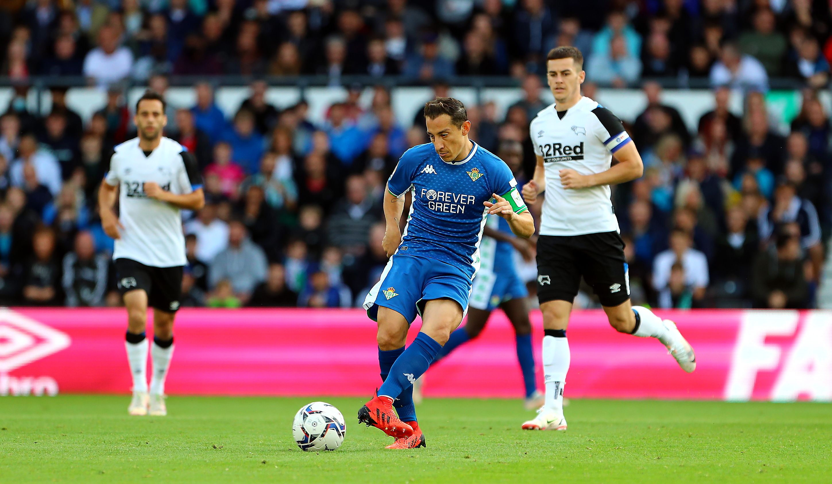  Guardado, ante el Derby County.