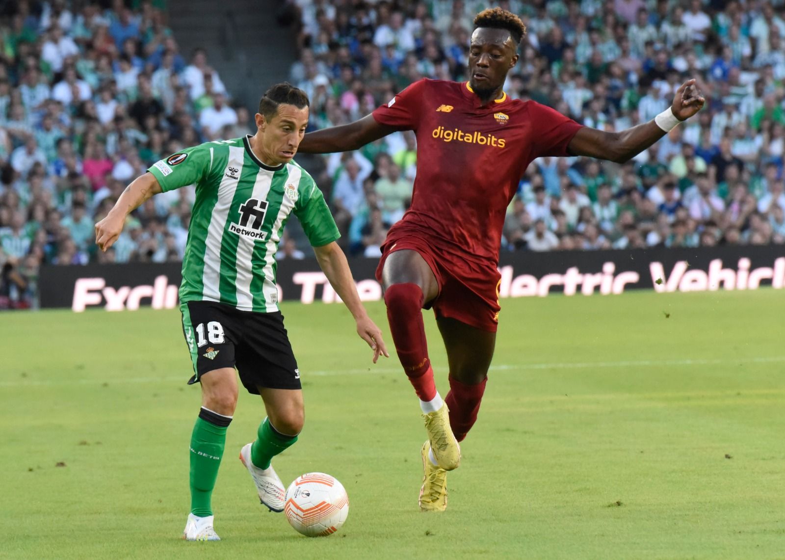 Guardado, en el Real Betis - Roma