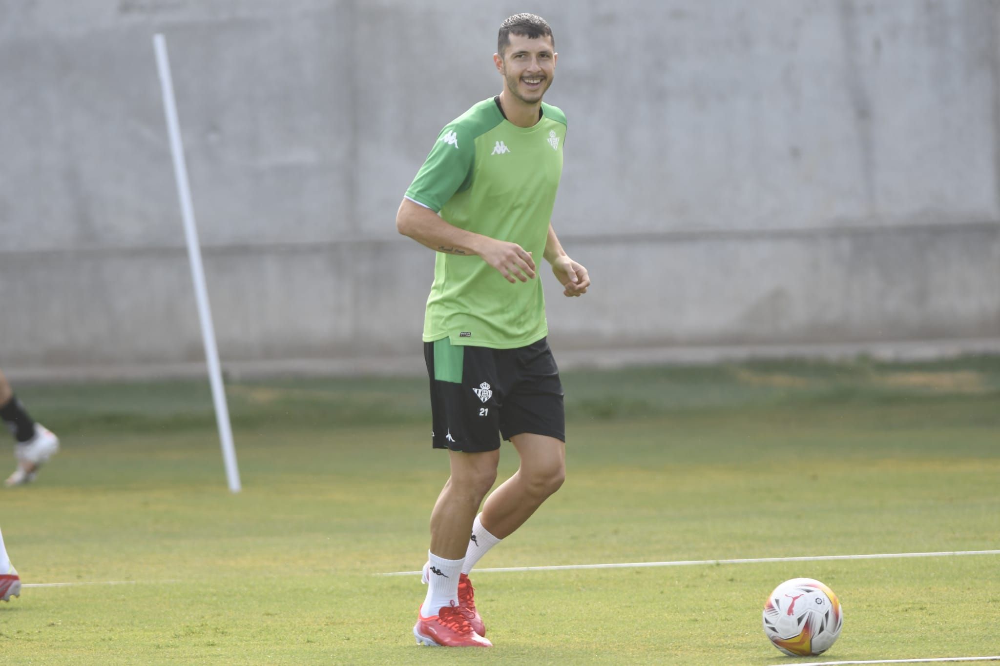 Guido Rodríguez en un entrenamiento con el Betis