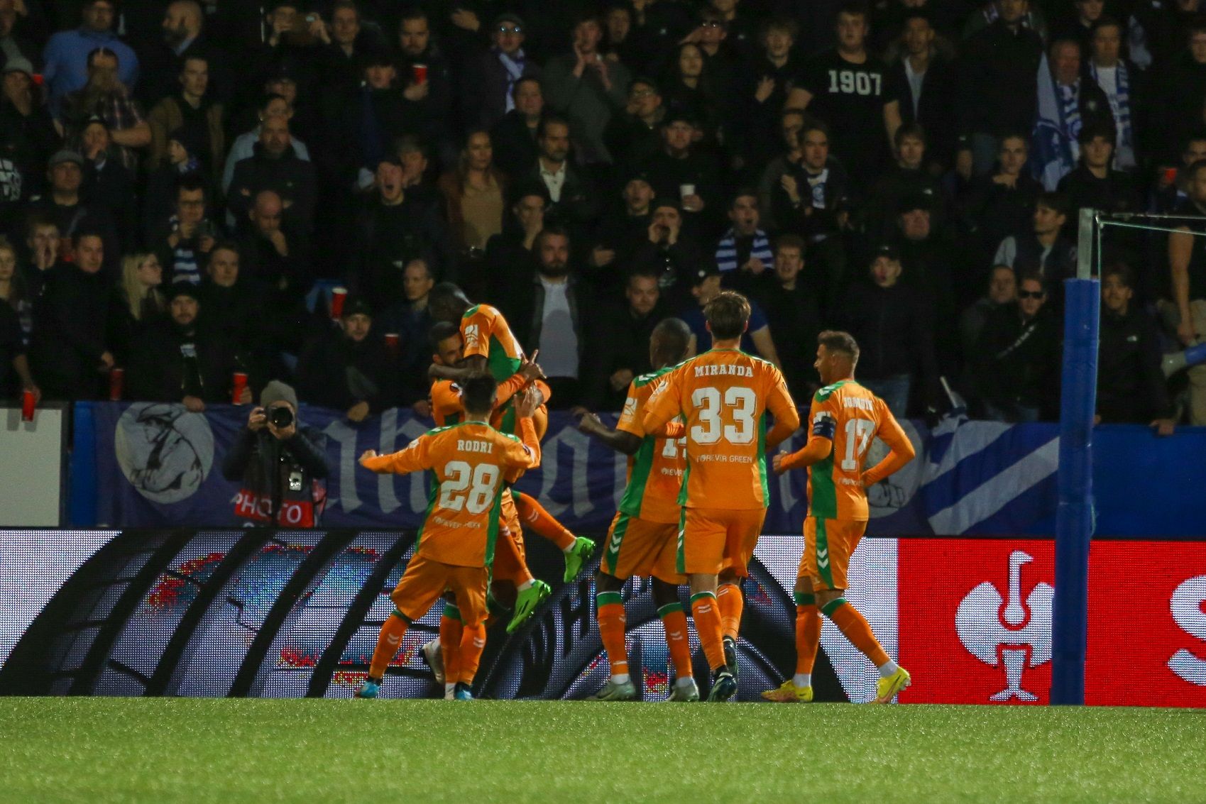  Celebración del gol de Willian José.