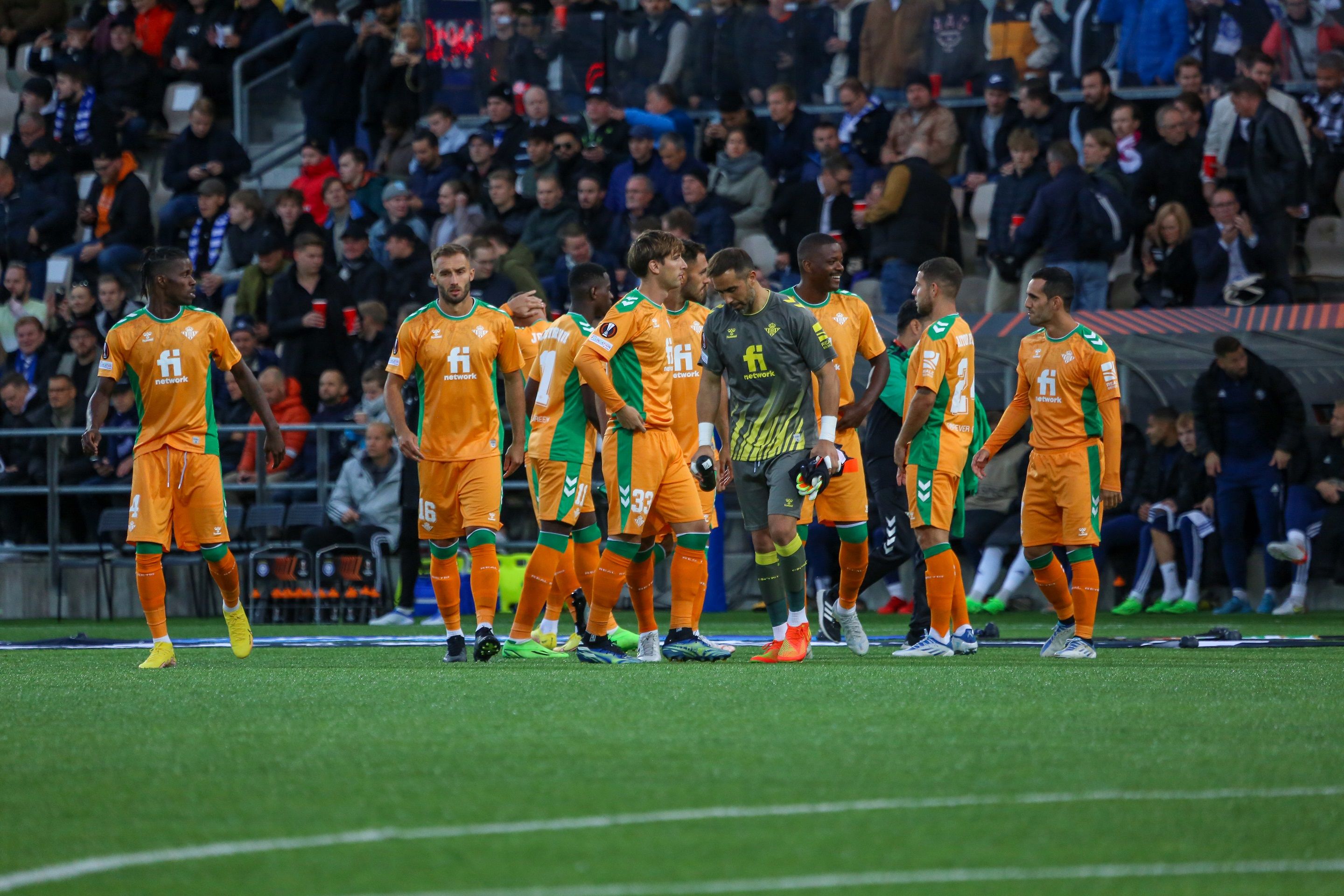  Once del Betis ante el Helsinki.