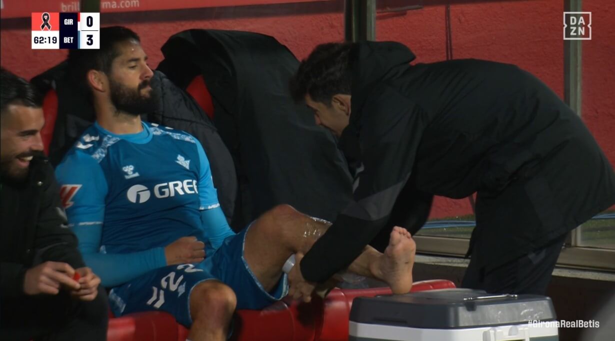 Isco Alarcón, atendido en el Girona-Betis.