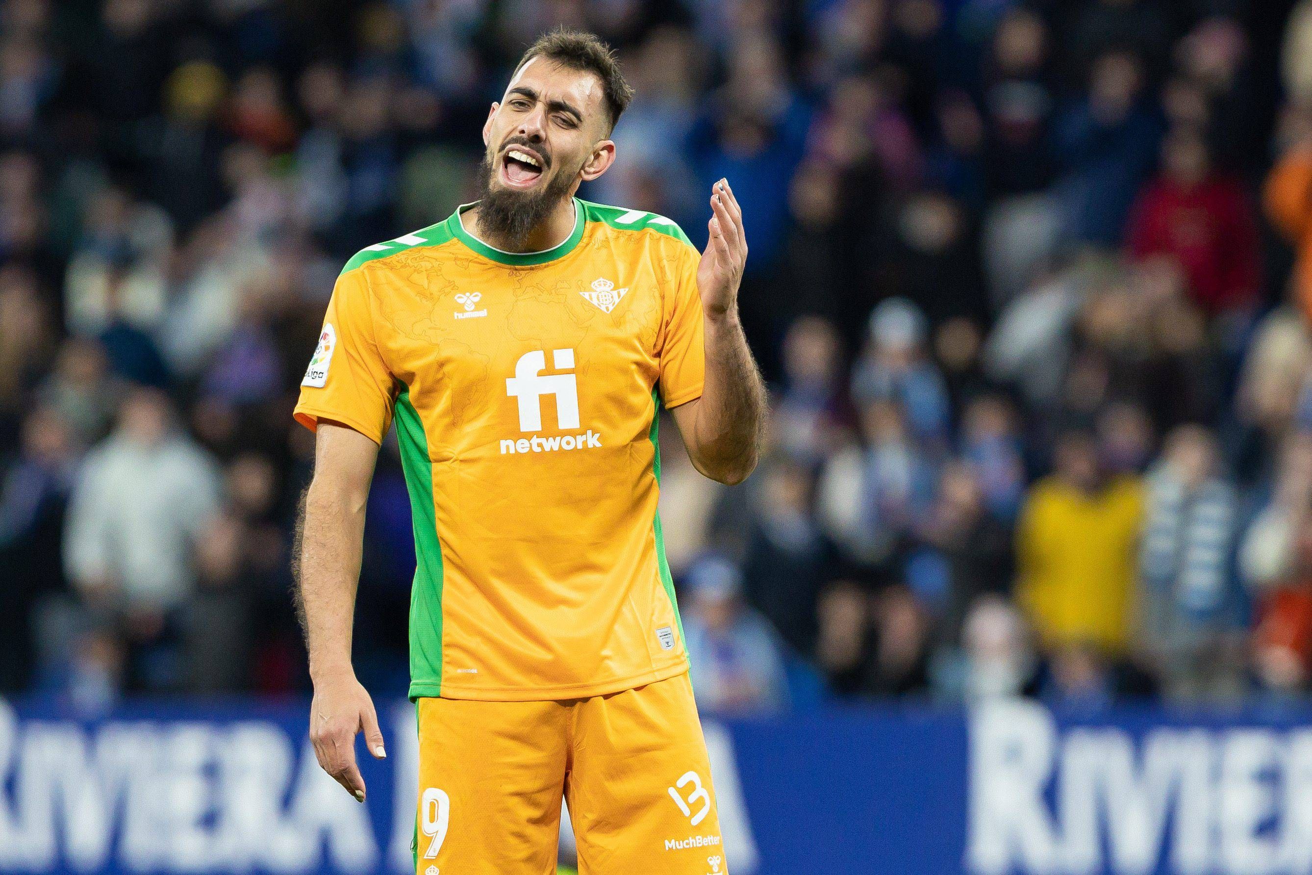  Borja Iglesias, ante el Espanyol.