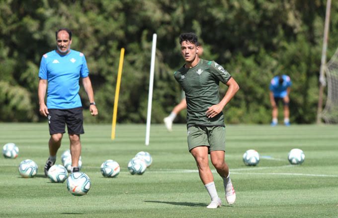  Ismael, en un entrenamiento del Betis.