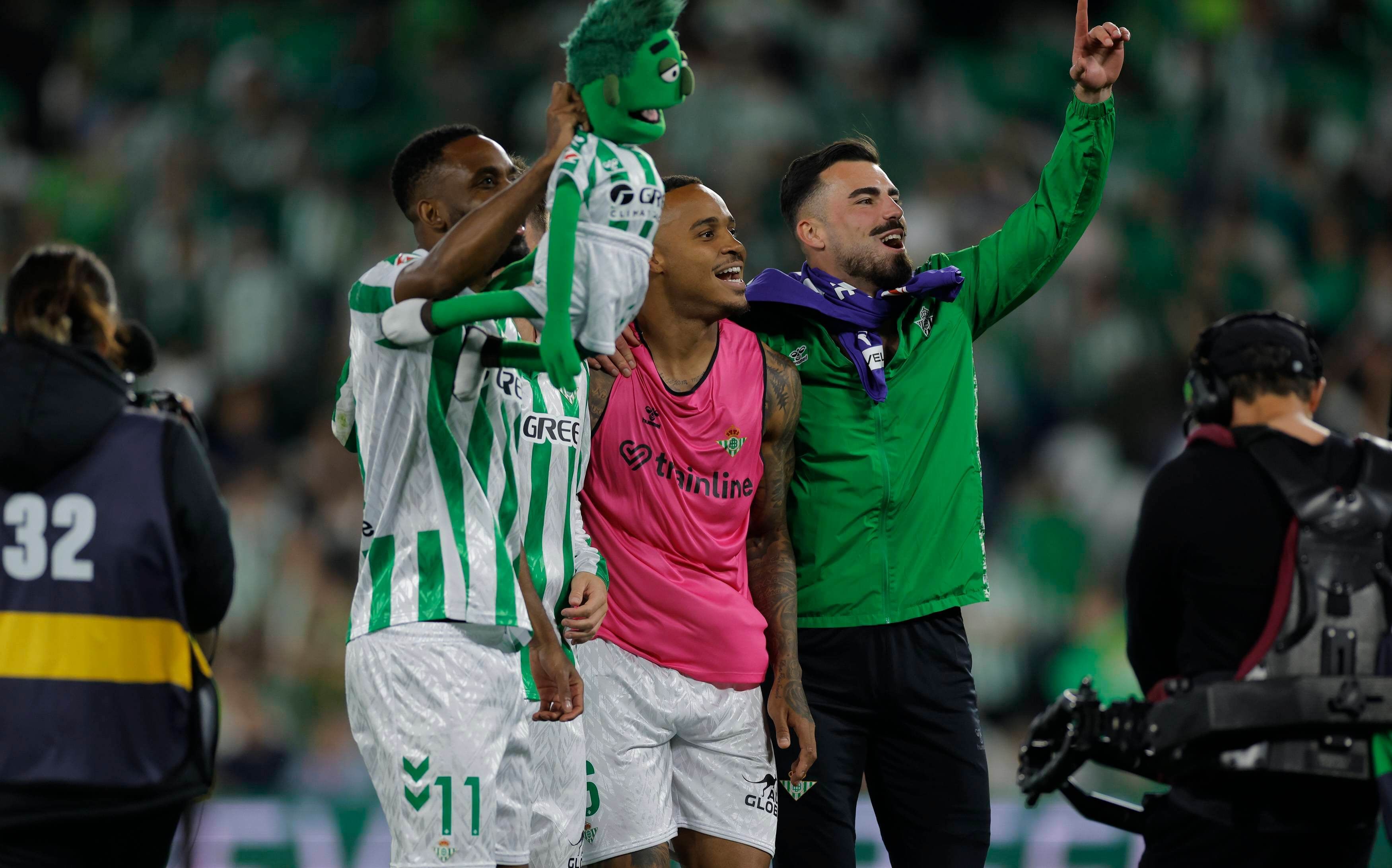 Gree, el muñeco que se coló en la celebración del Betis en el derbi